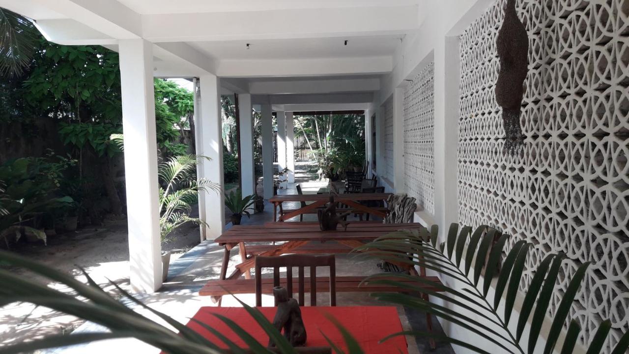 Ferienwohnung Sea Front Hikkaduwa Exterior foto